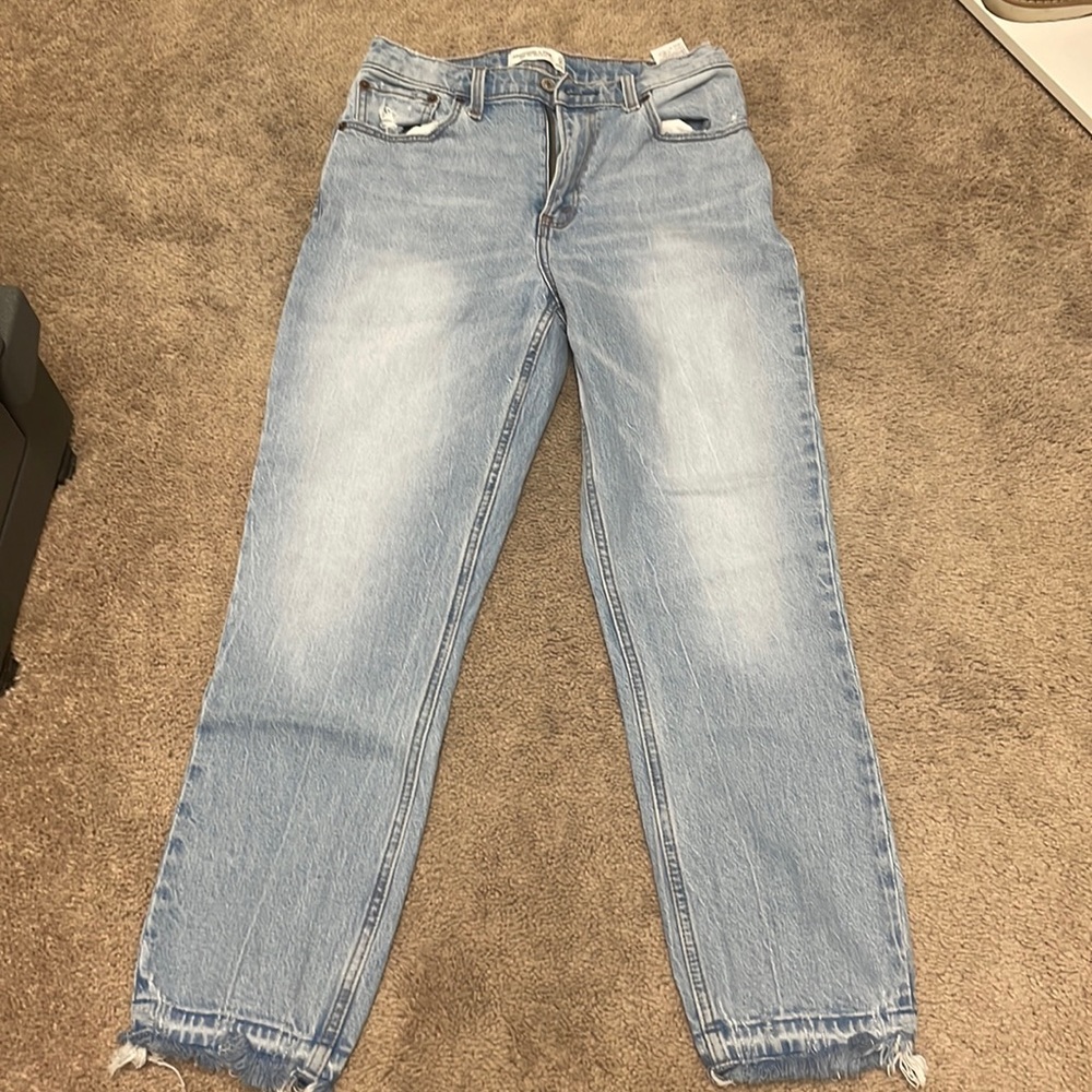 SOLD Abercrombie mom jeans size 4
